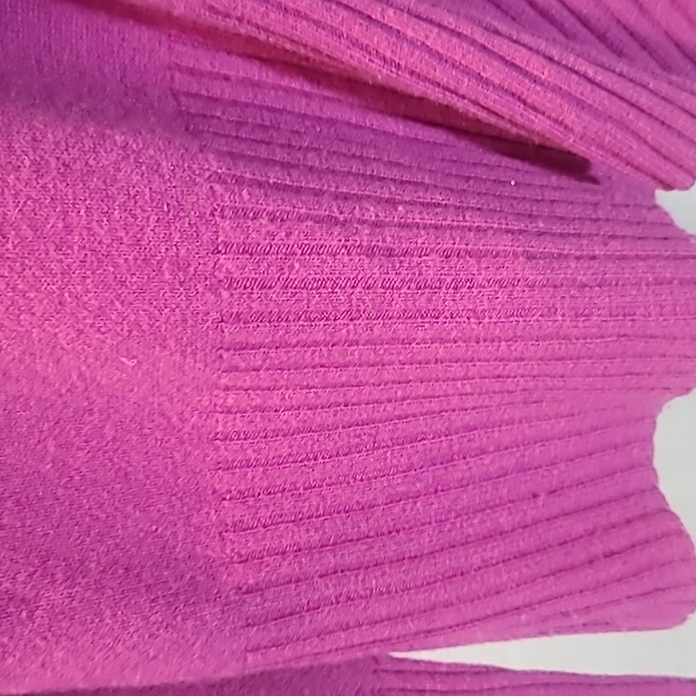 Bloomingdale's Pink Cashmere Sweater - Picture 5 of 9